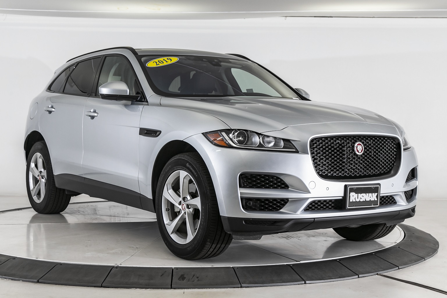 Jaguar f pace 2019