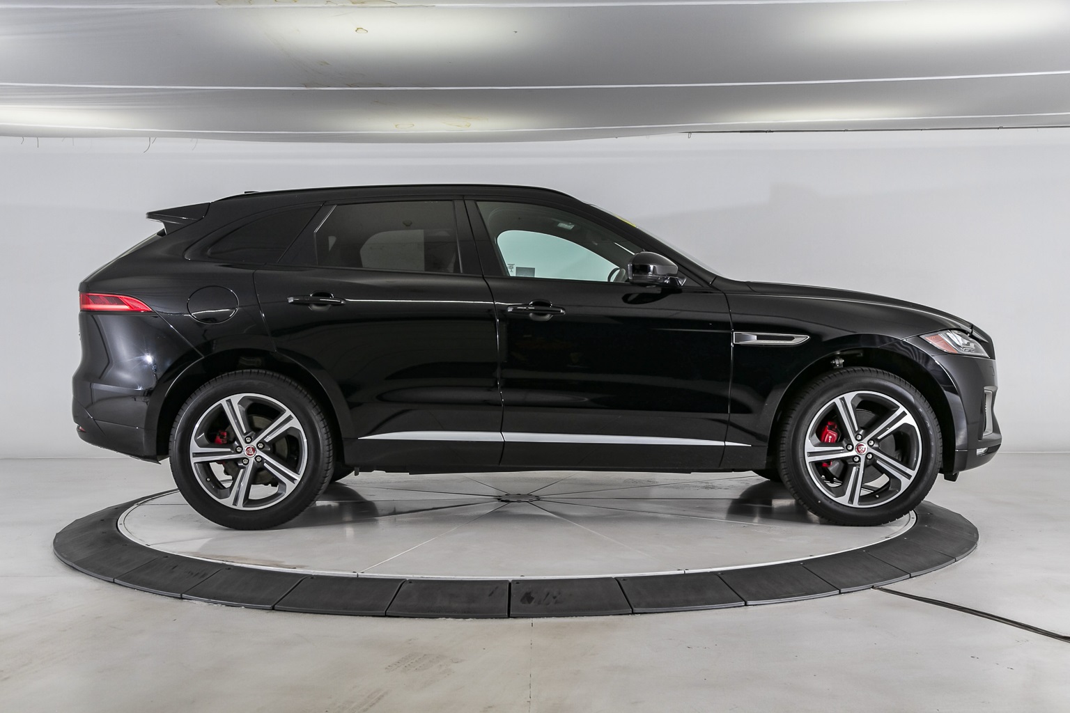 Jaguar f pace s